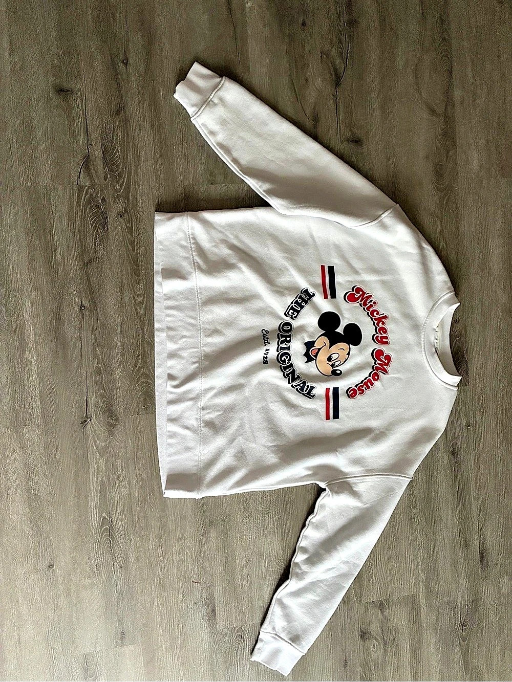 Mickey Mouse white crew neck women’s size large sweatshirt